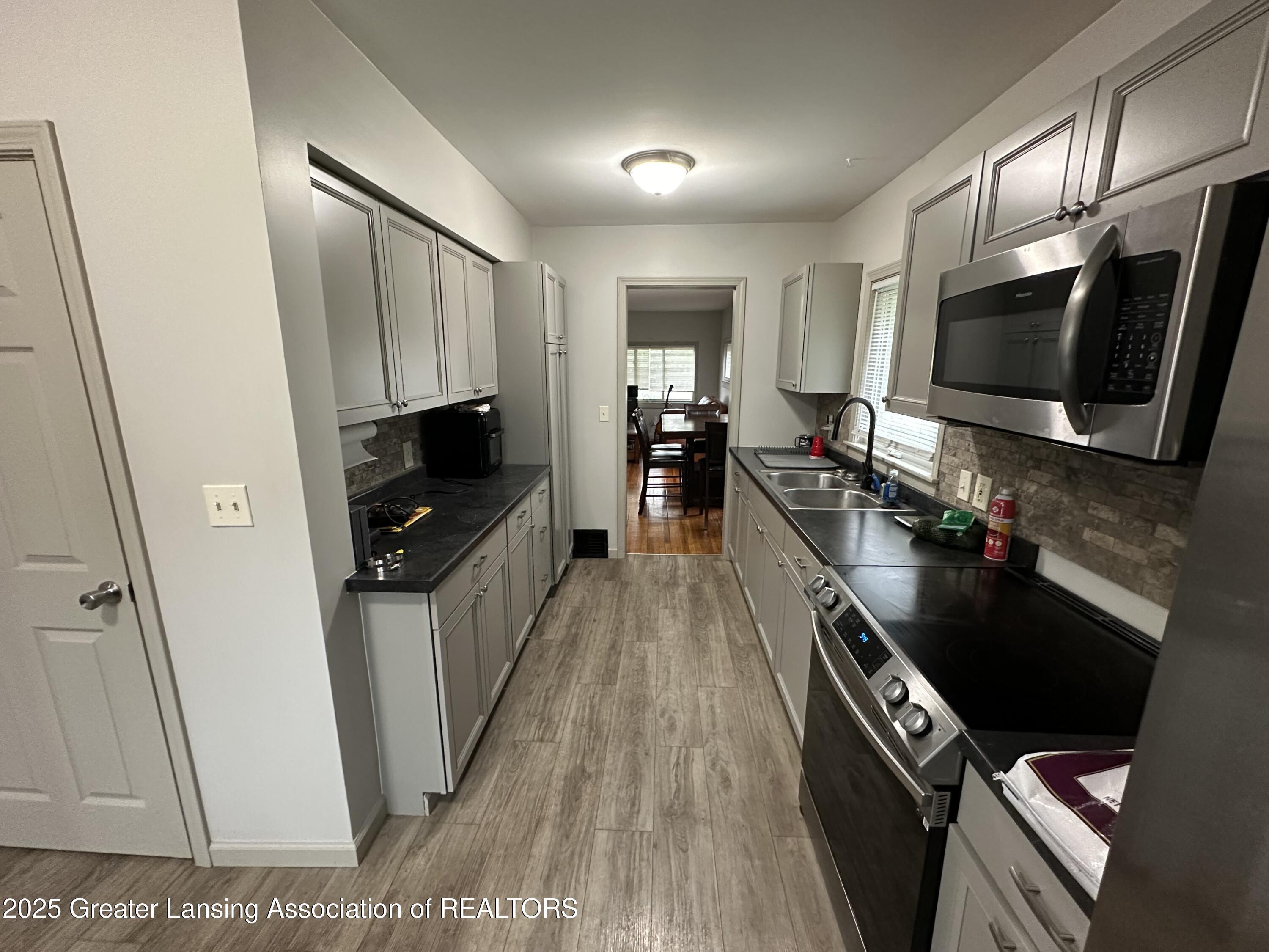 Property Photo: 2905 Ingham Street MI 48911