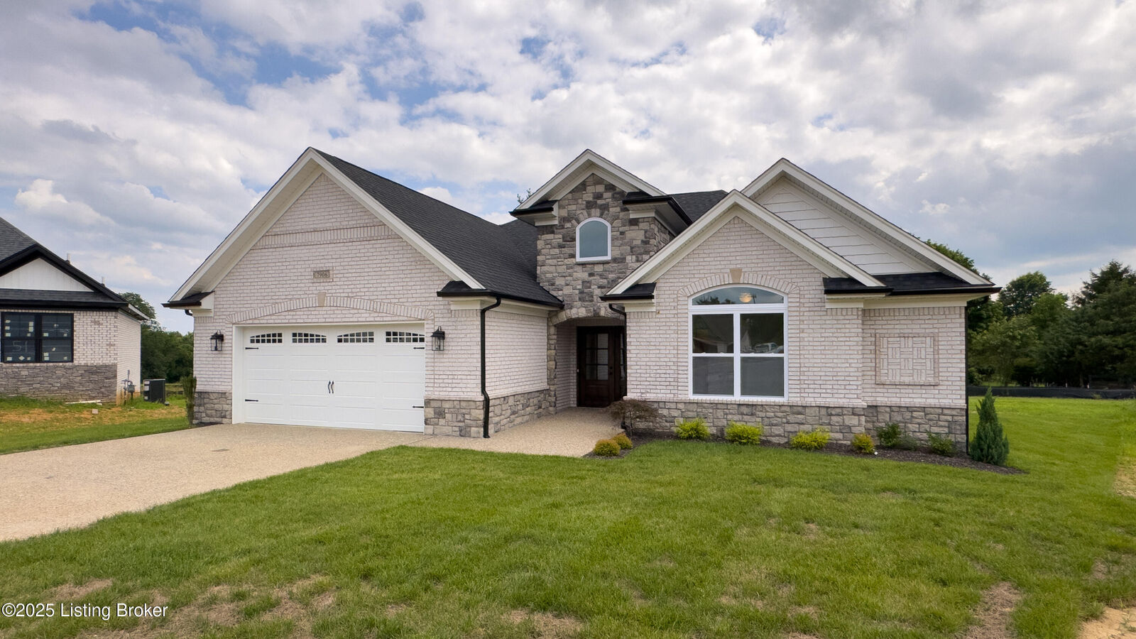 Property Photo:  7906 Wagon Trail Ct  KY 40291 