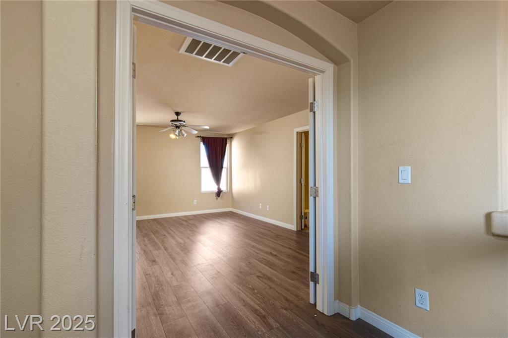 Property Photo: 5283 Ledgewood Creek Avenue NV 89141