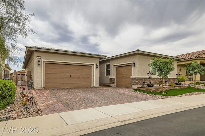 Property Photo:  692 Dorsey Falls Street  NV 89011 