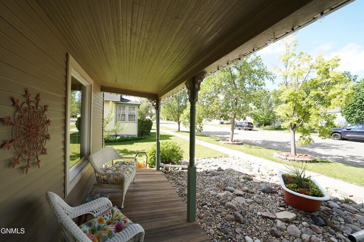 Property Photo: 501 6th Avenue SE ND 58401