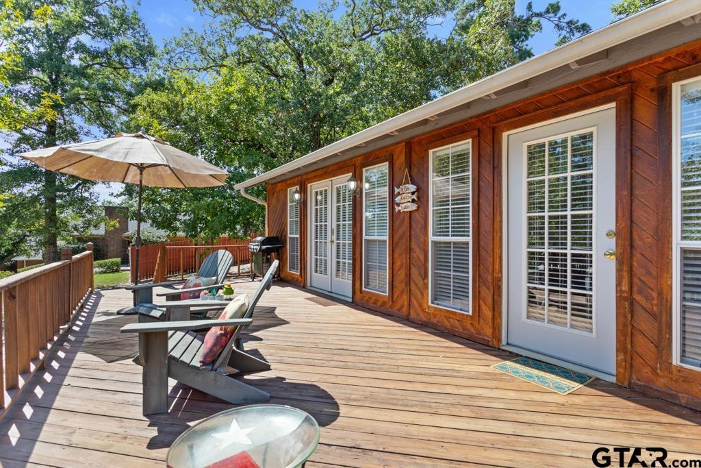 Property Photo: 313 Crestview Ln TX 75771