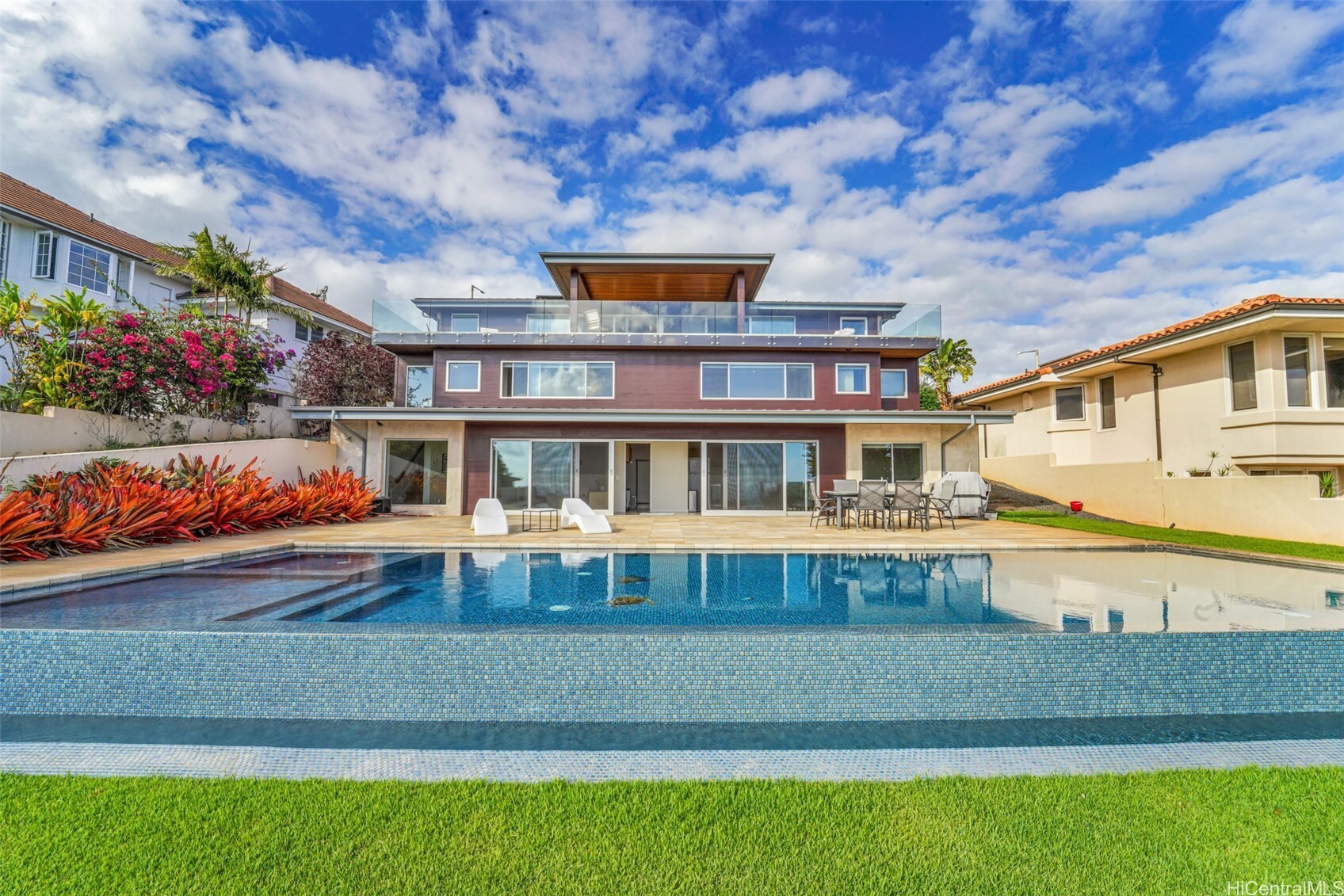 878 Puuikena Drive  Honolulu HI 96821 photo