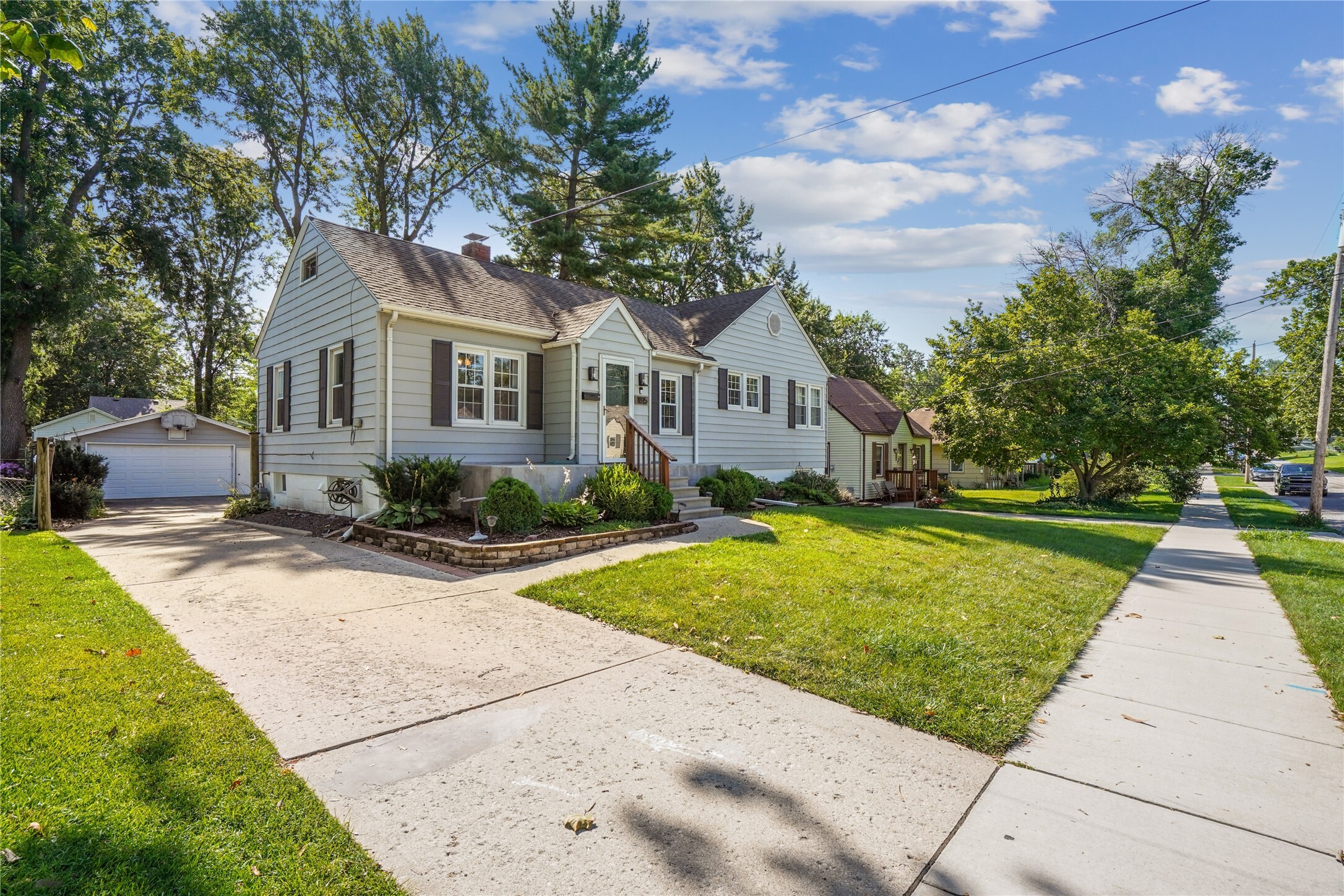 Property Photo:  1815 45th Street  IA 50310 