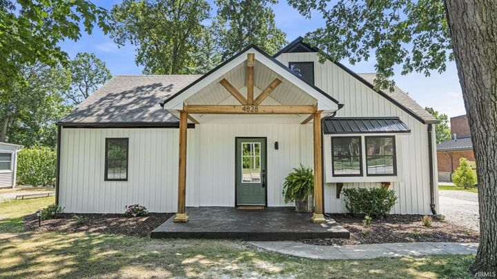 Property Photo: 4828 E State Boulevard IN 46815