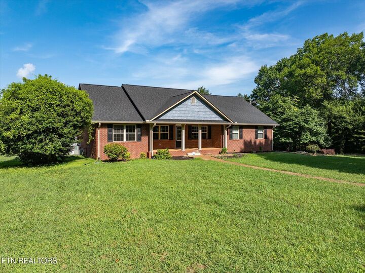 Property Photo: 935 County Road 229 TN 37826