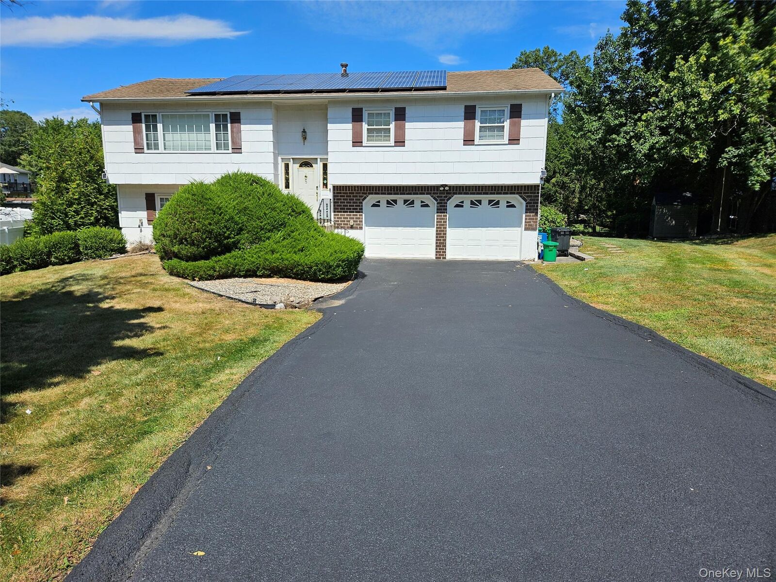 Property Photo:  8 Spur Drive  NY 10954 