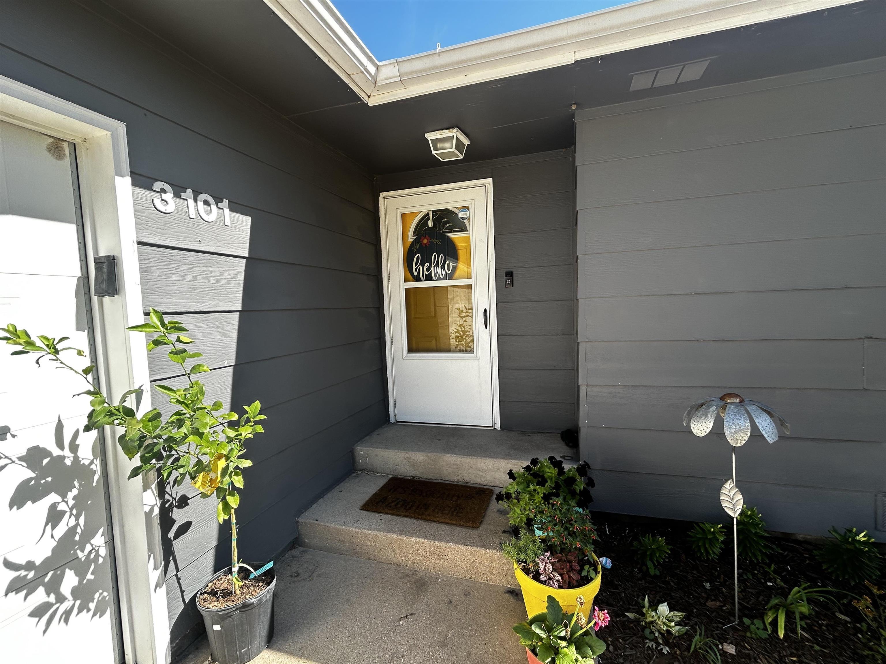 Property Photo: 3101 Ioke NE 69101