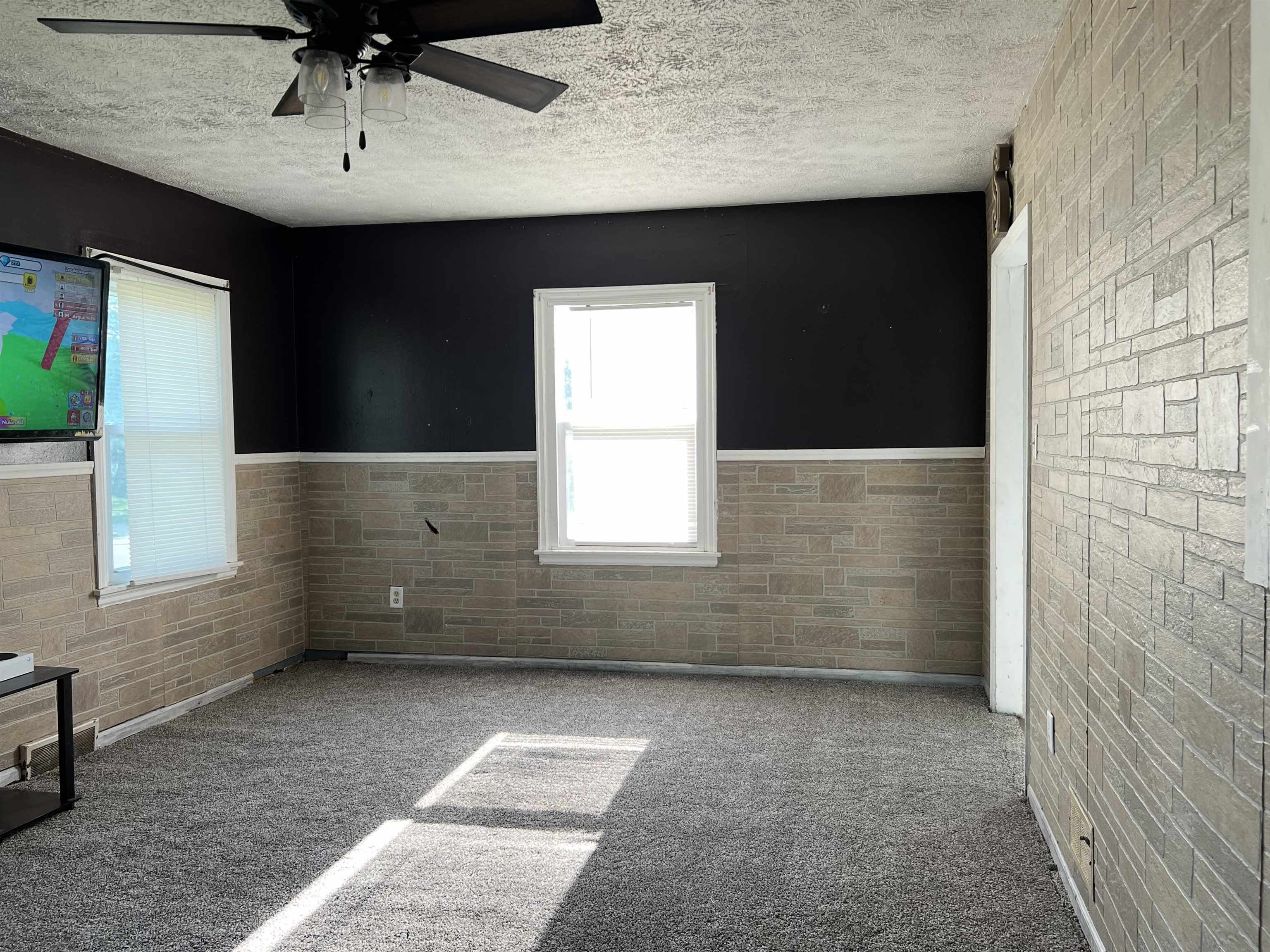 Property Photo: 521 S Cottonwood NE 69101