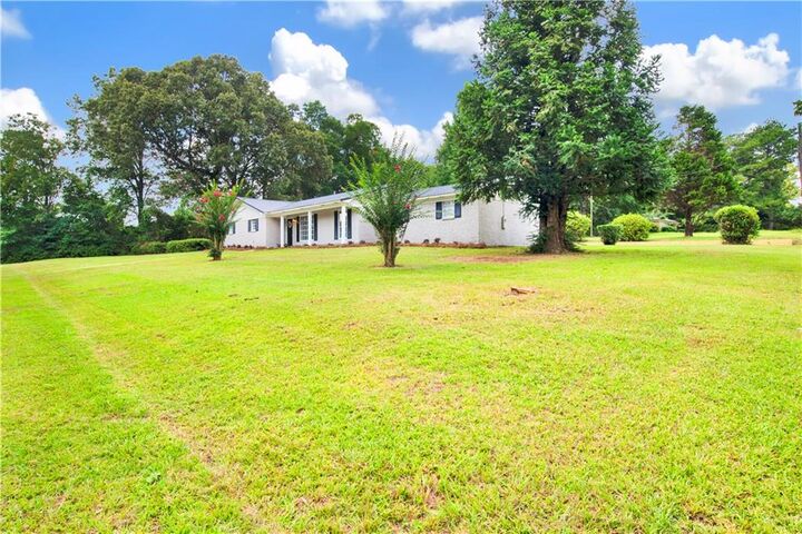 Property Photo: 5027 Breckenridge Drive AL 36613