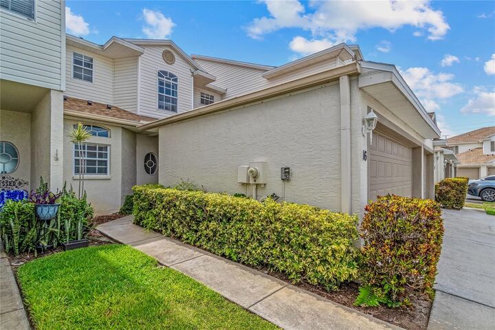 Property Photo: 6400 46th Avenue N 16 FL 33709