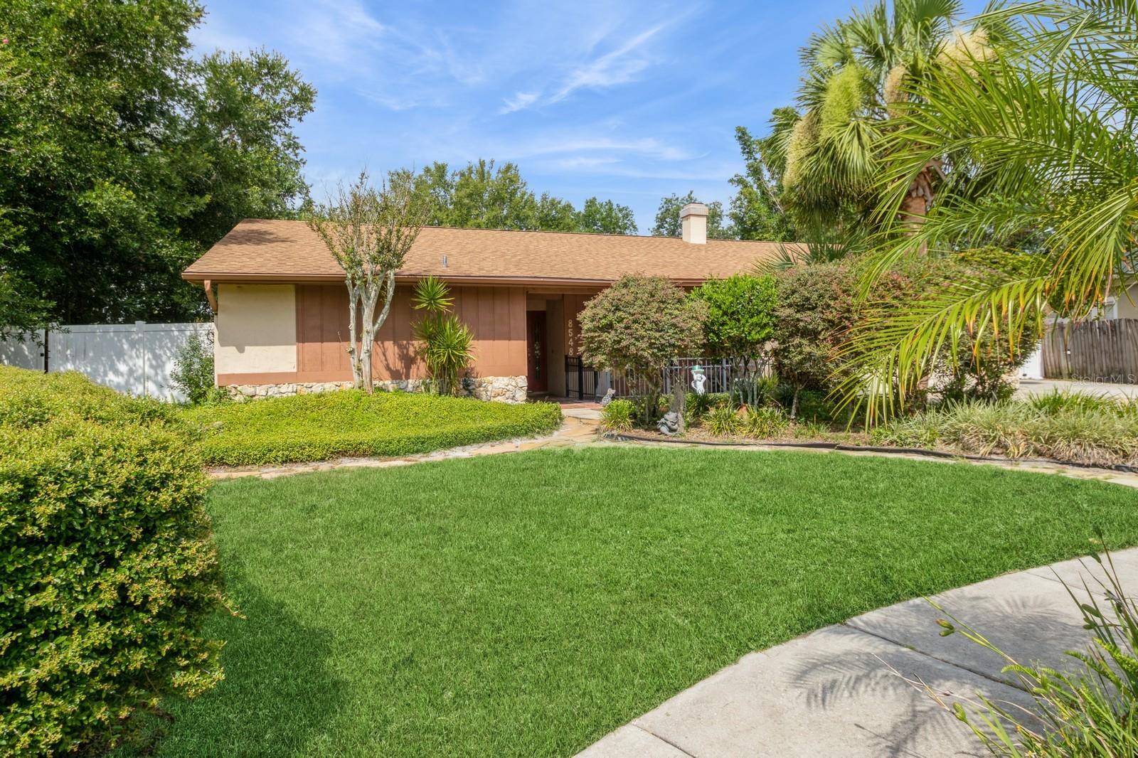 Property Photo:  8548 Shady Glen Drive  FL 32819 