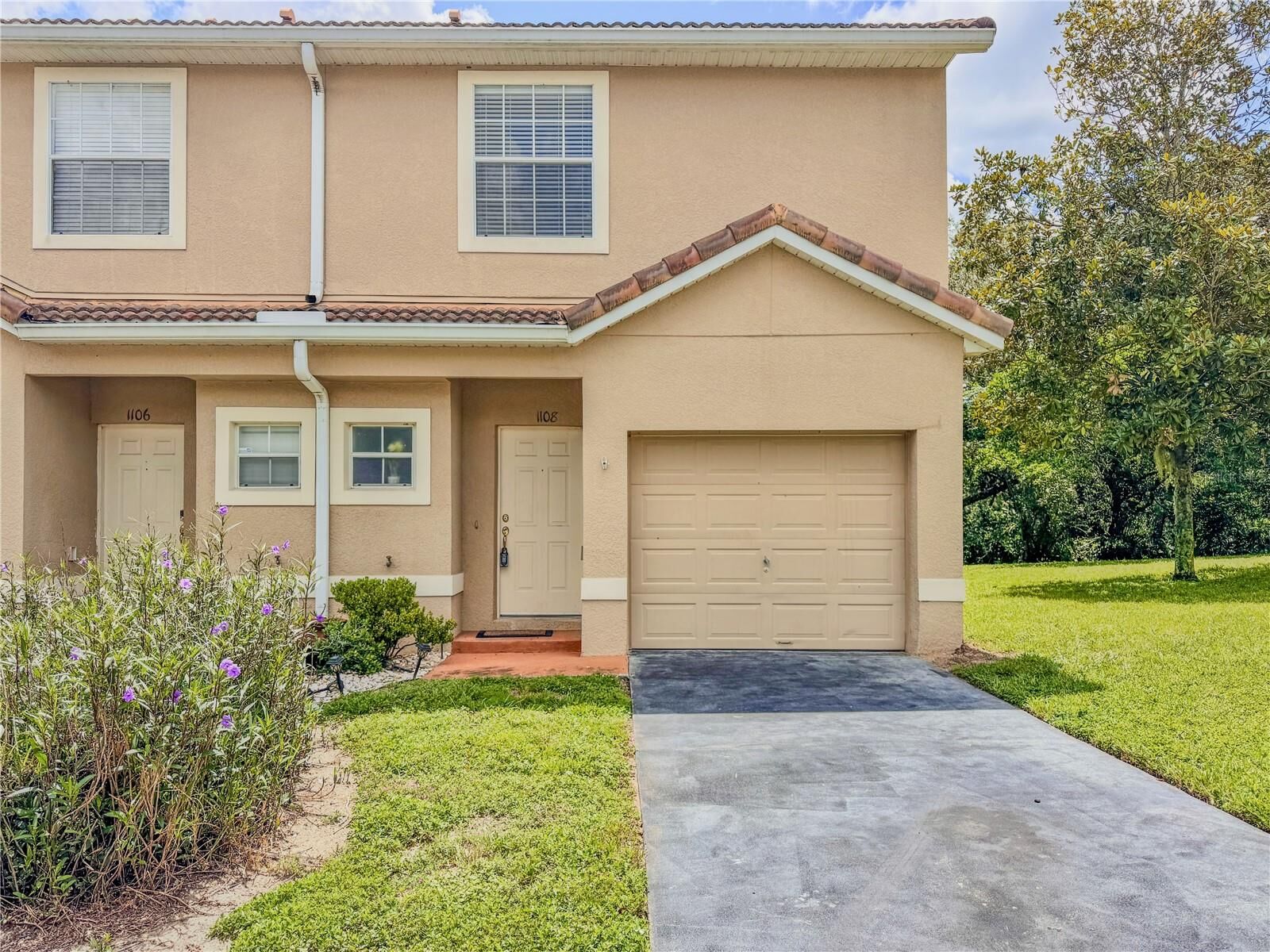 Property Photo: 1108 N Fairway Drive FL 32712