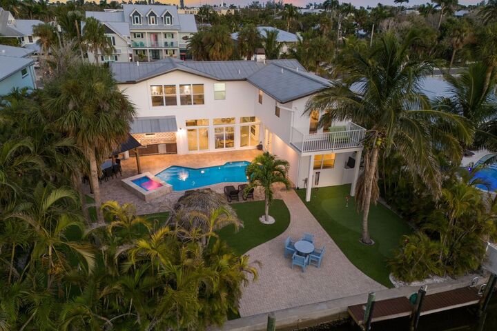 212 Oak Avenue  Anna Maria FL 34216 photo