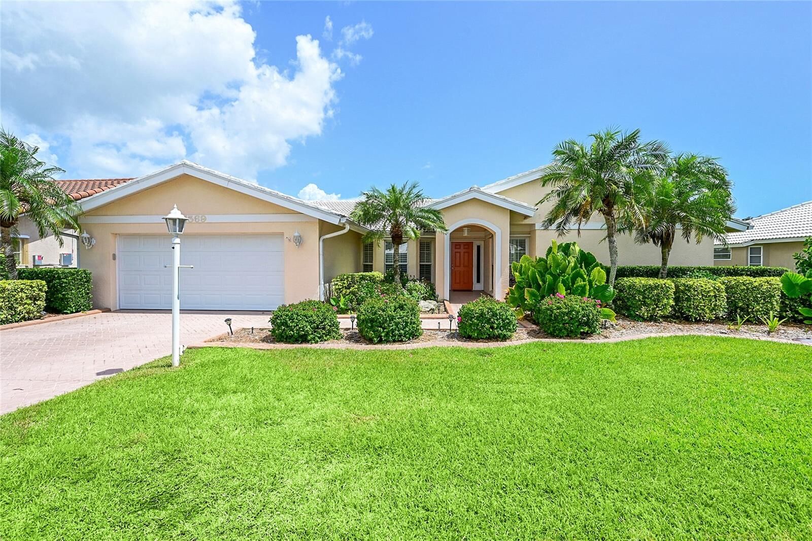 Property Photo:  1569 Waterford Drive  FL 34292 