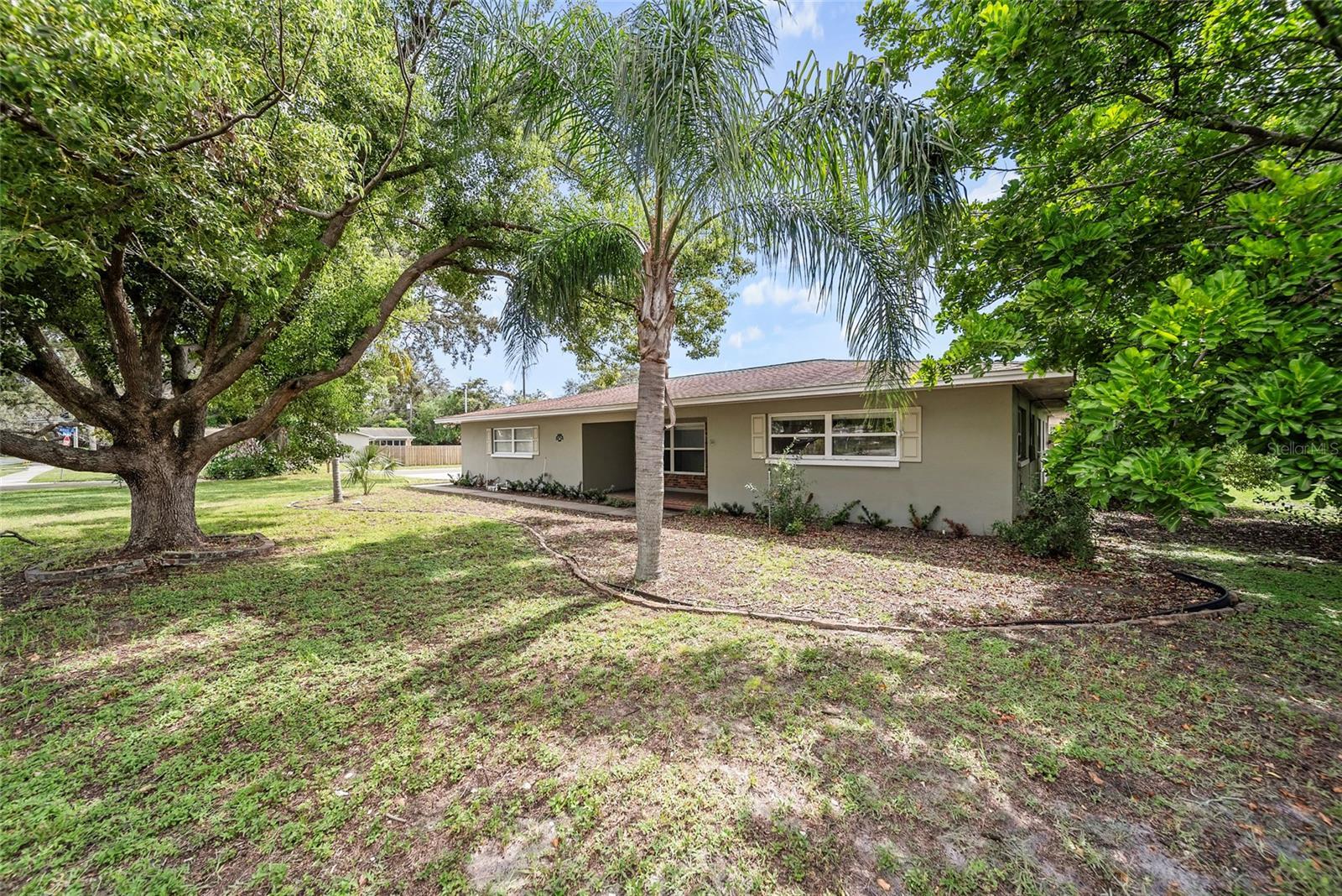 Property Photo: 806 S Hercules Avenue FL 33764