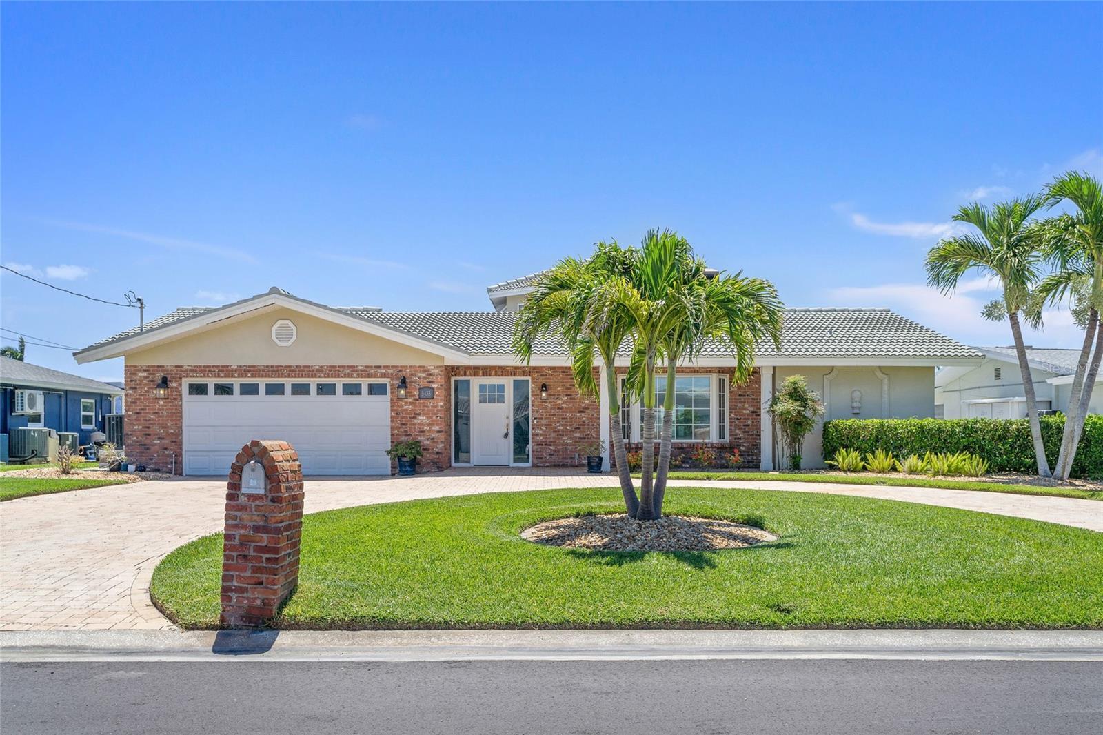 Property Photo: 5433 Oakhurst Drive FL 33772