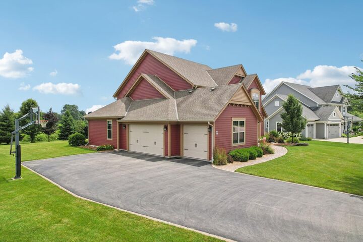 Property Photo:  W77n380 Prairie View Rd  WI 53012 