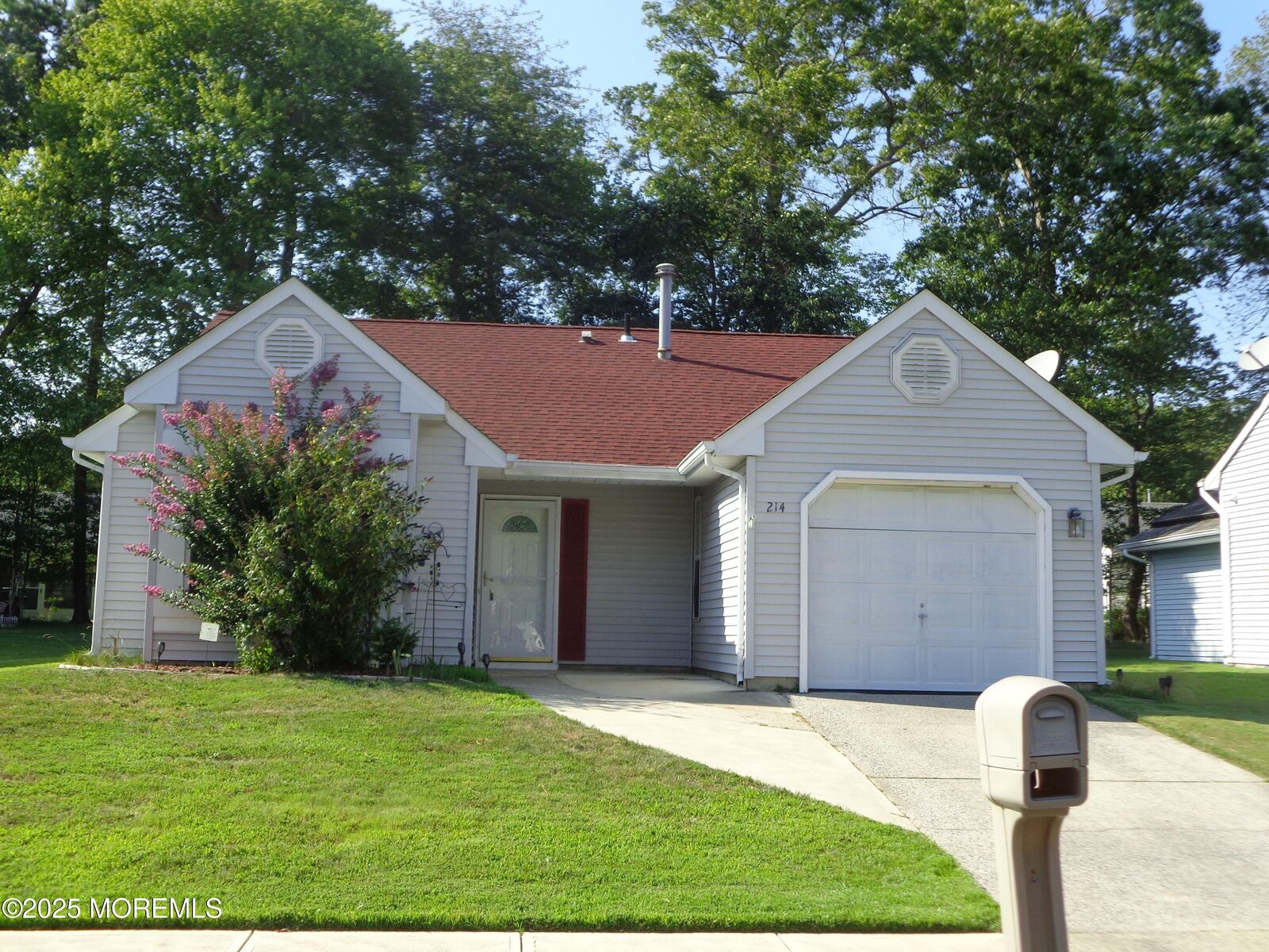 Property Photo: 214 Mohican Lane NJ 08087