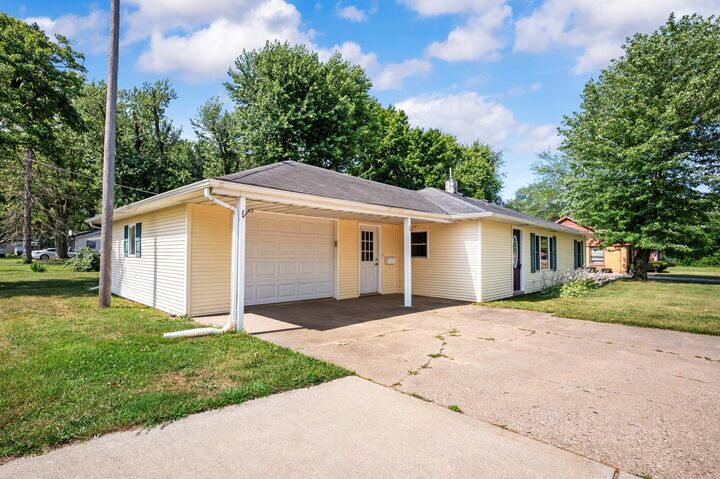 Property Photo:  2194 E Napier Avenue  MI 49022 