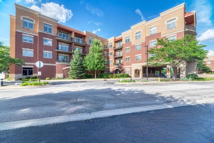 1210 N Foxdale Drive 105  Addison IL 60101 photo