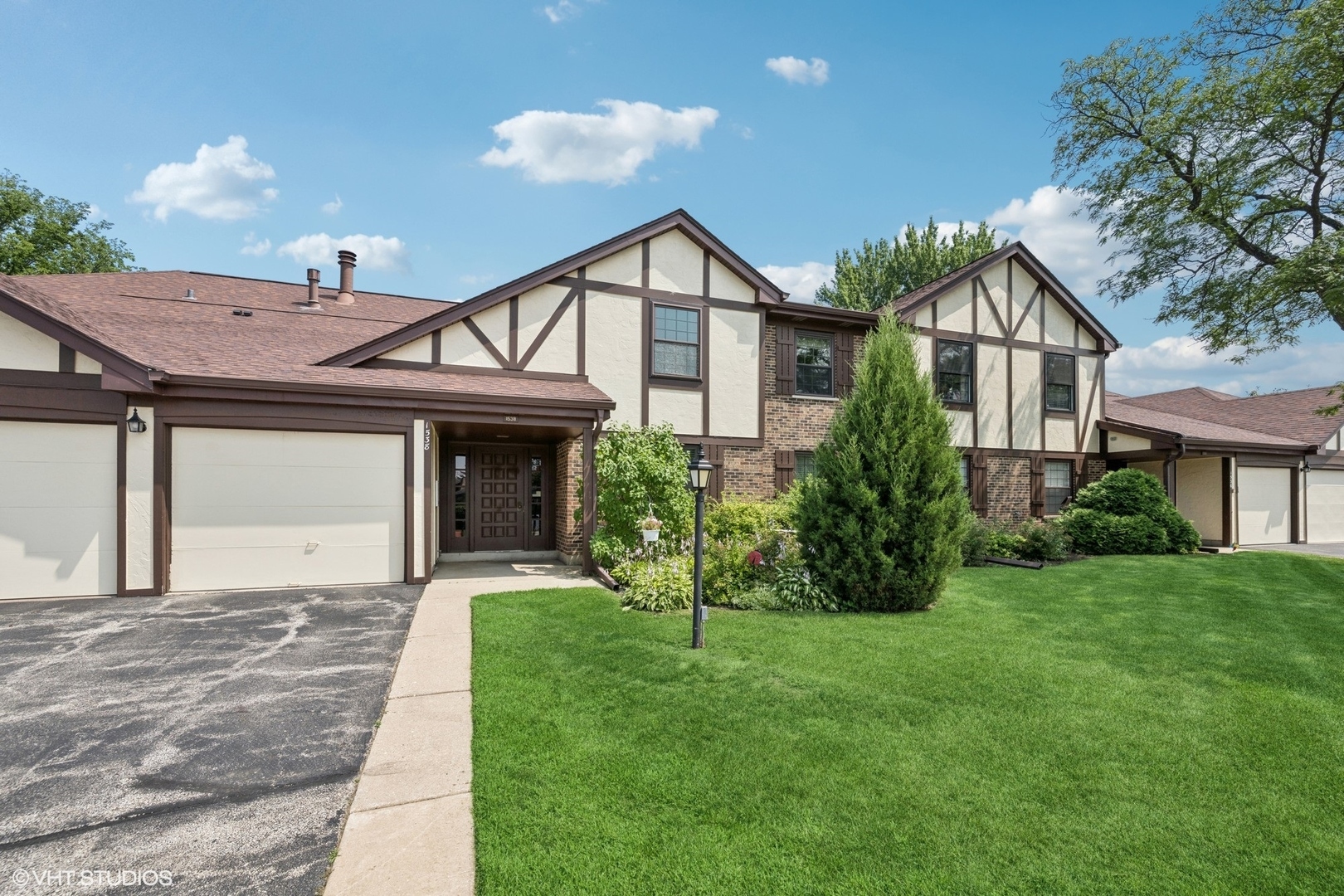 1538 Heather Court B2  Wheeling IL 60090 photo