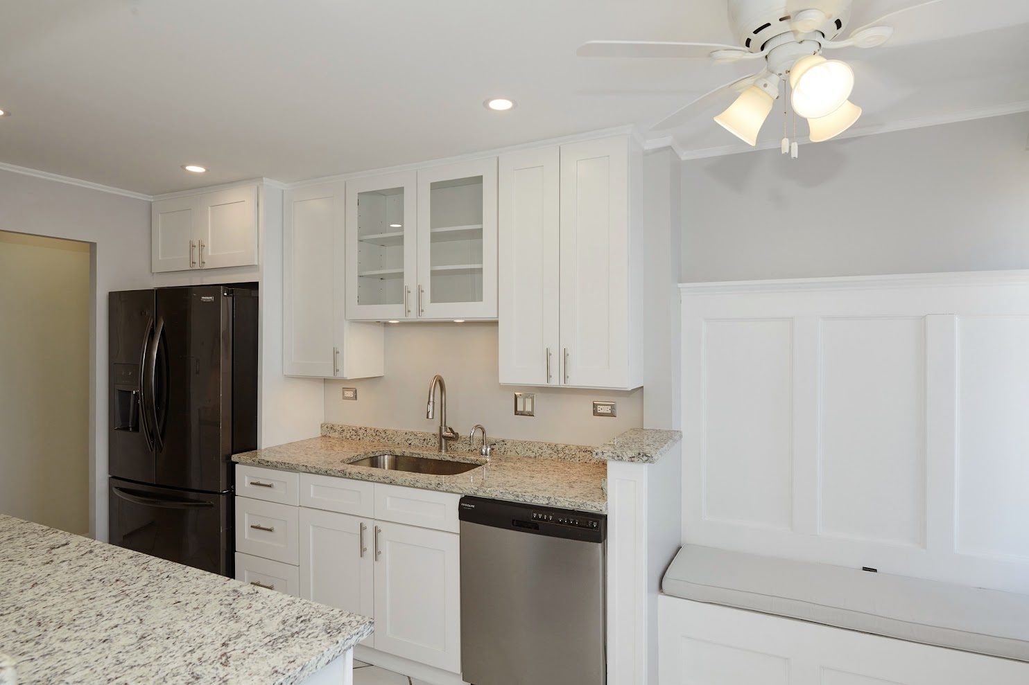 Property Photo:  7033 N Kedzie Avenue 1704  IL 60645 