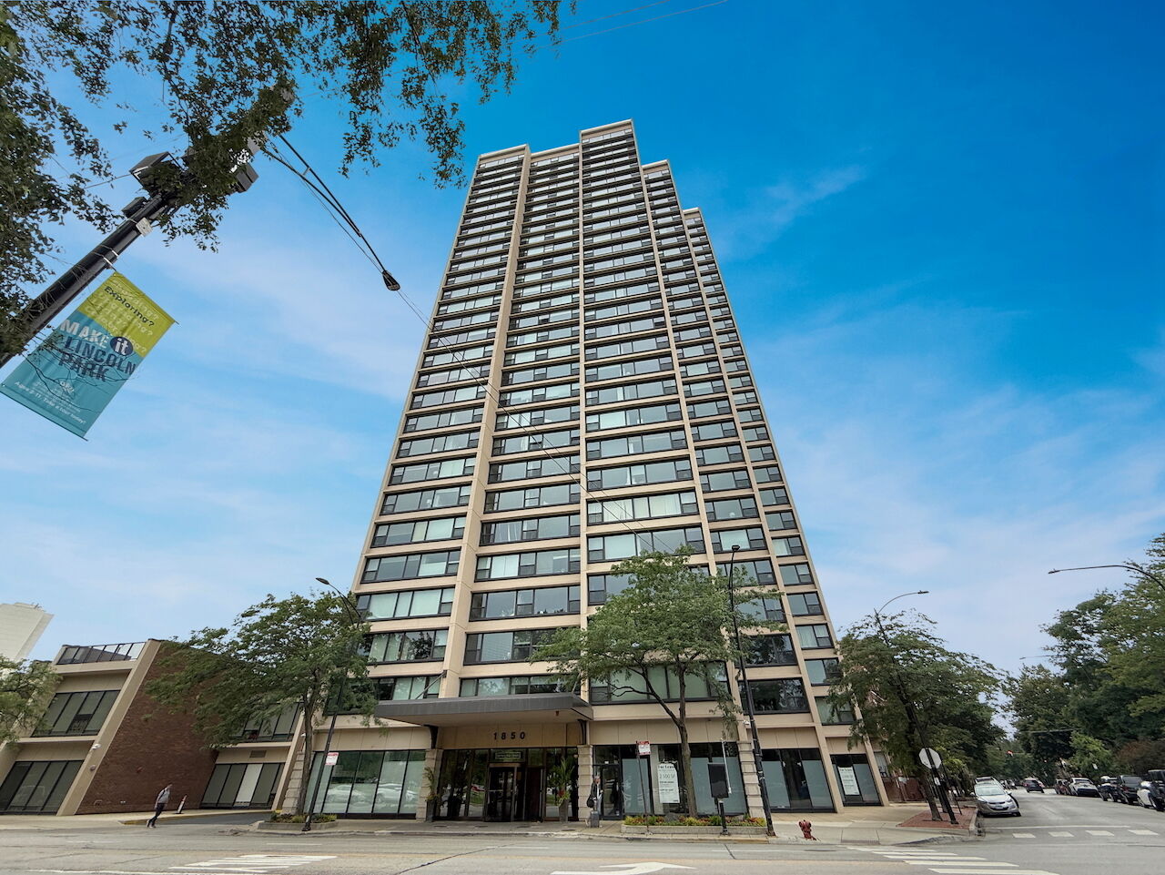 Property Photo:  1850 N Clark Street 202  IL 60614 