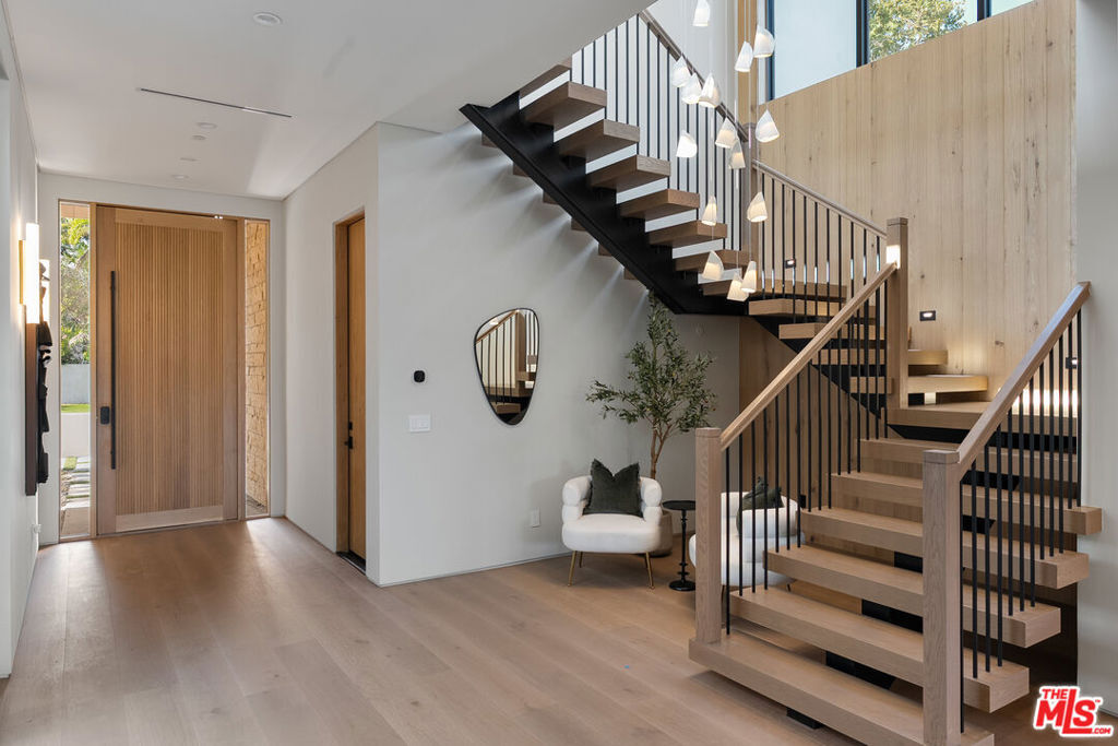 Property Photo: 11752 Blix Street CA 91607