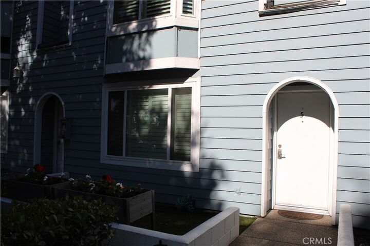 Property Photo:  591 N Garfield Avenue 5  CA 91101