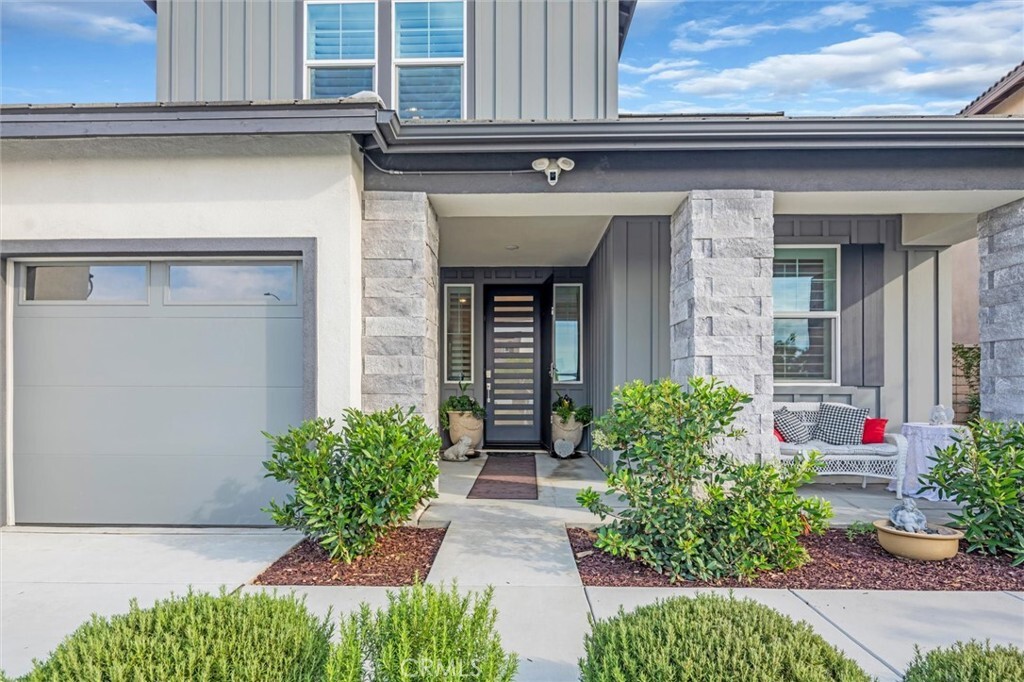 Property Photo:  26219 Silver Birch Drive  CA 92584 