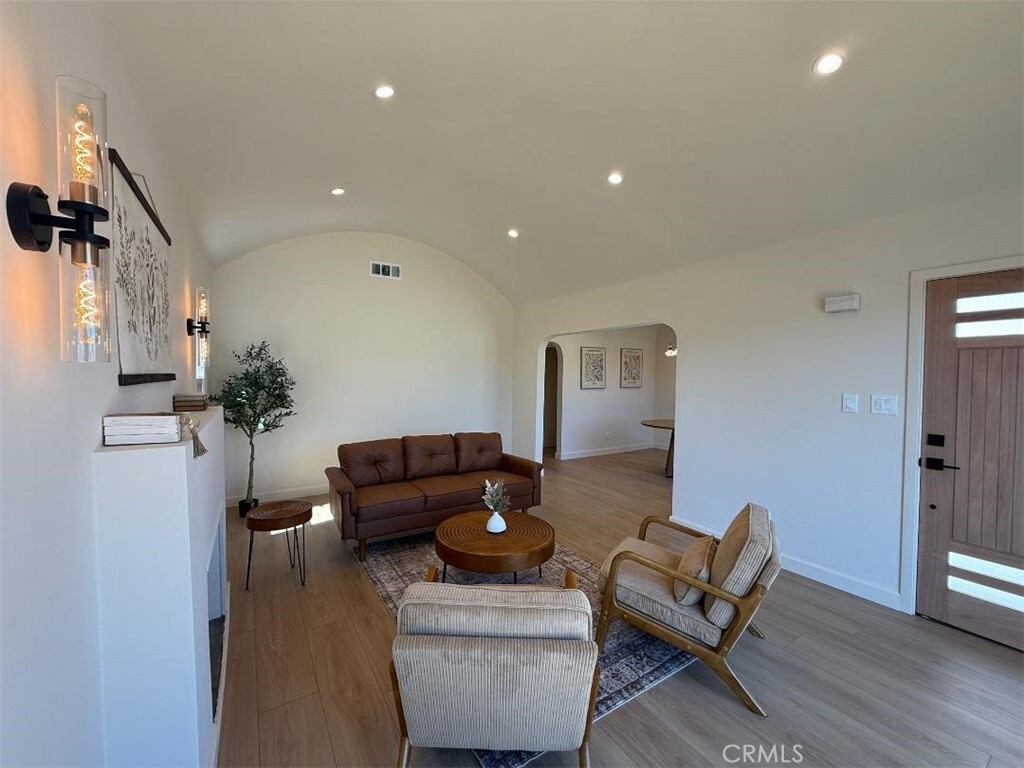 Property Photo:  1543 W 79th Street  CA 90047 