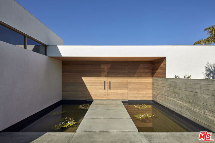 Property Photo:  6708 Wildlife Road  CA 90265 