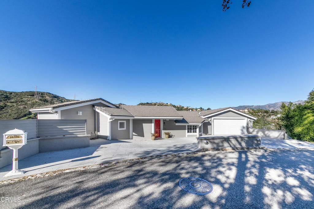 Property Photo: 363 Patrician Way CA 91105