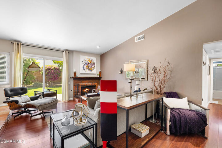 Property Photo: 5 S Beatty Place CA 91320