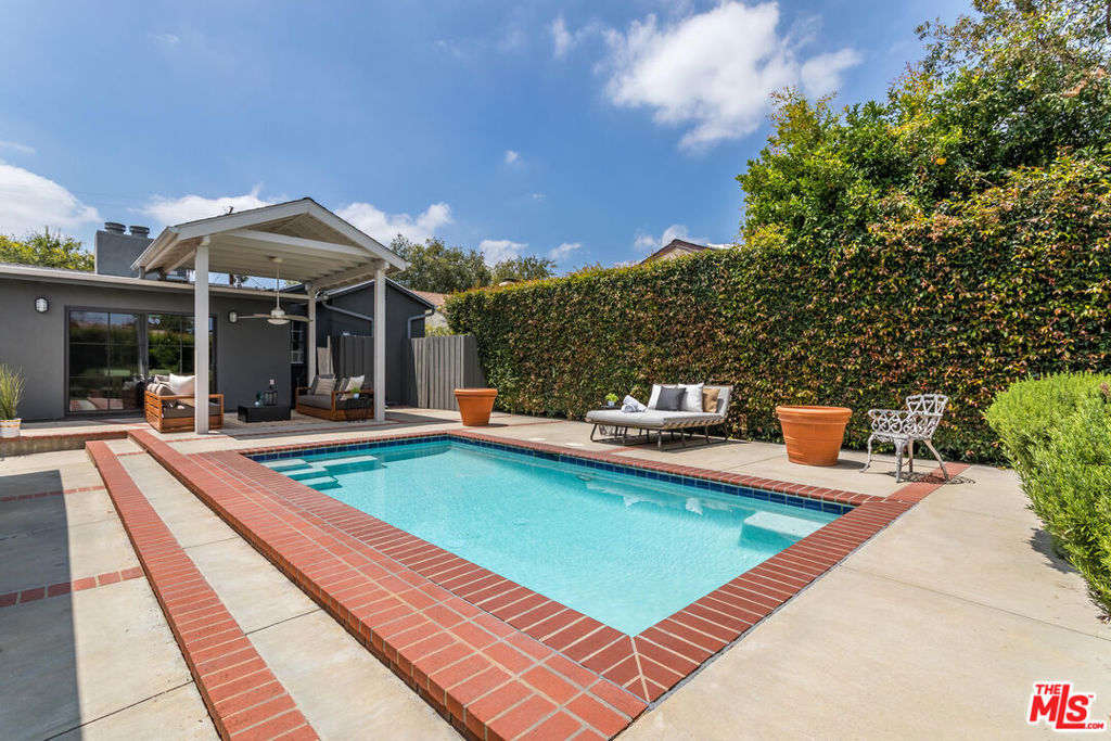 Property Photo:  4440 Elmer Avenue  CA 91602 