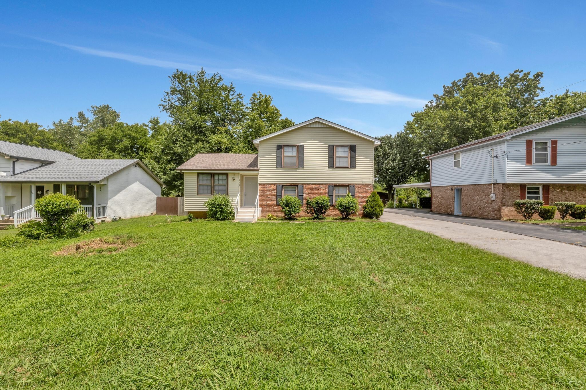 Property Photo:  296 Paragon Mills Rd  TN 37211 