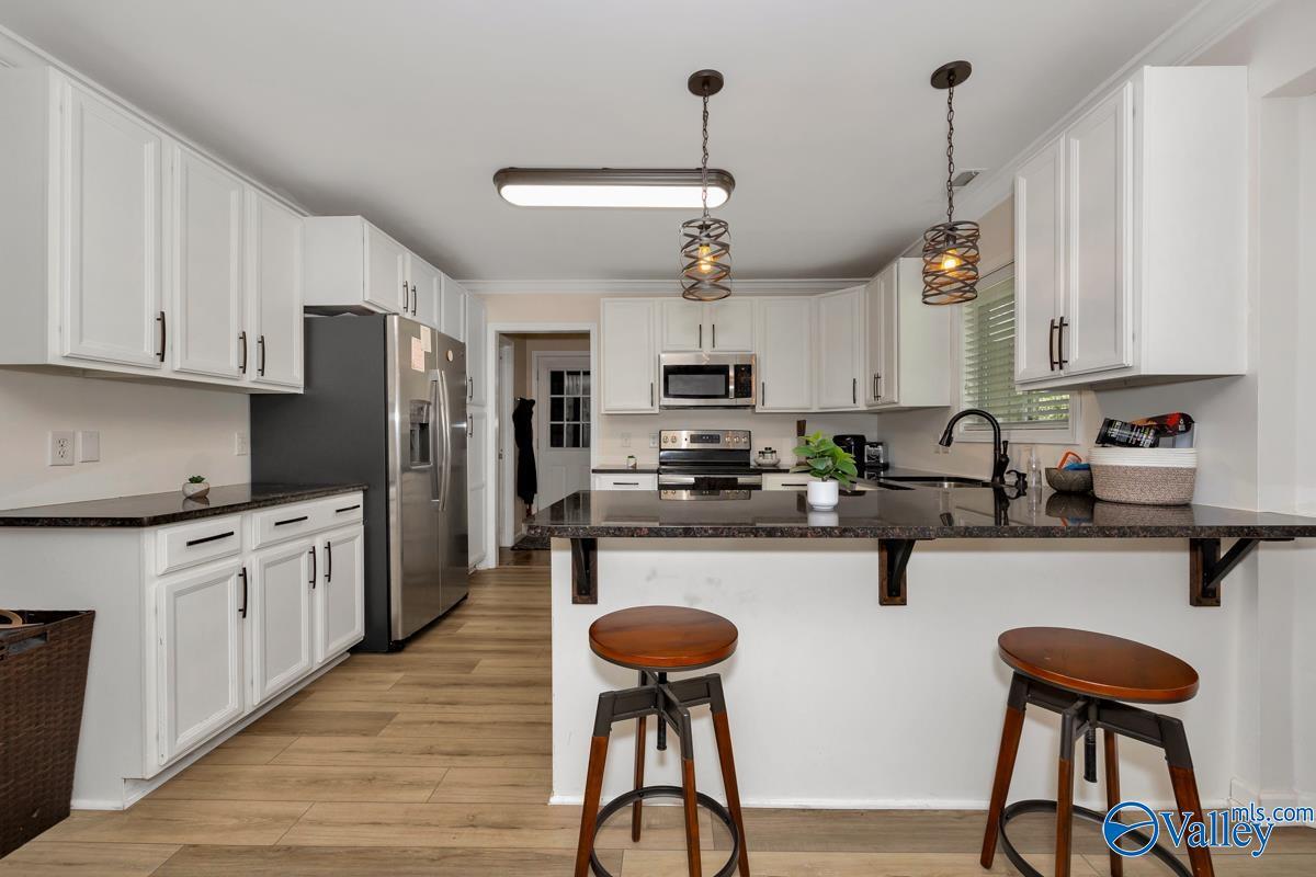 Property Photo: 169 Oakview Road AL 35750