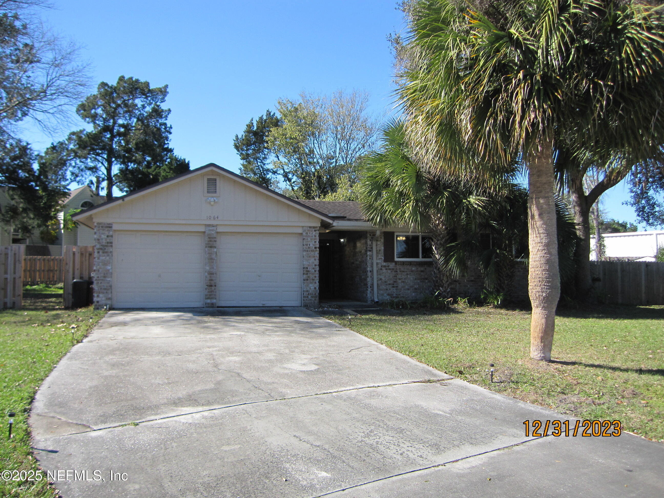 Property Photo: 1064 Kimberly Court FL 32065