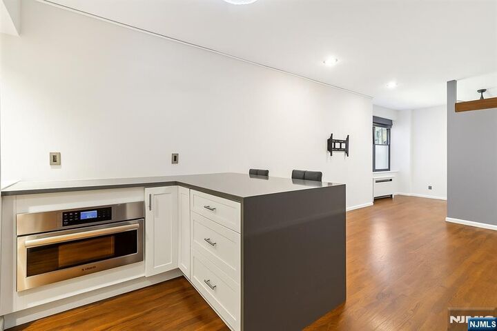 Property Photo: 3050 Edwin Avenue #2D NJ 07024