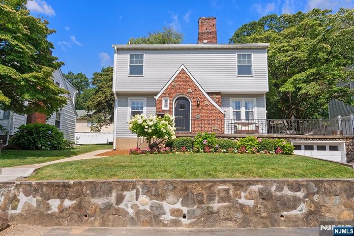 431 Lincoln Avenue  Wyckoff NJ 07481 photo