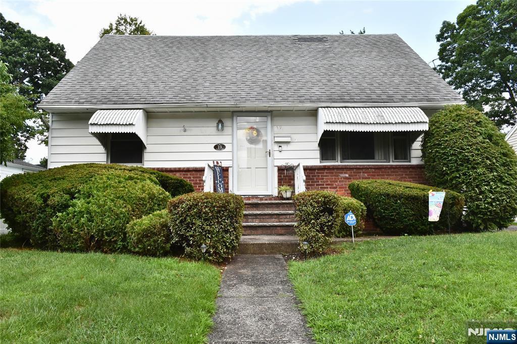 Property Photo:  19 Florence Place  NJ 07407 