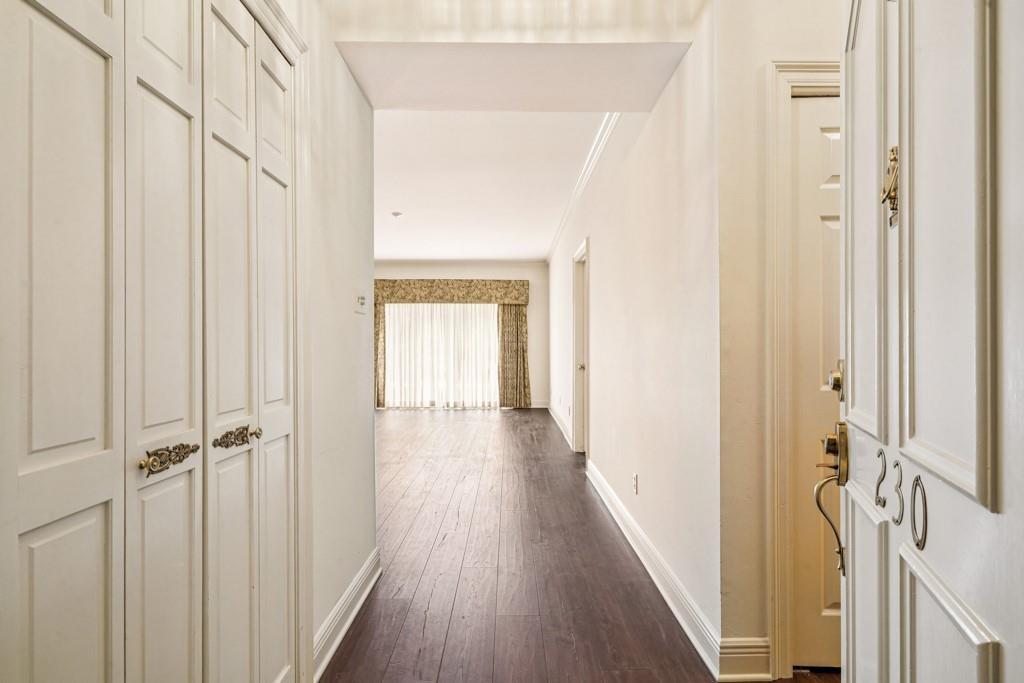 Property Photo:  800 Rue Rampart 230  LA 70005 