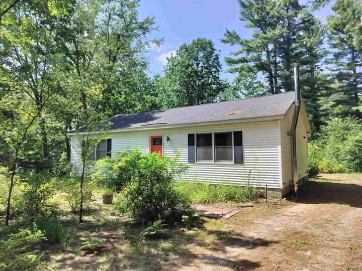 Property Photo: 11 Ayers Lane NH 03820