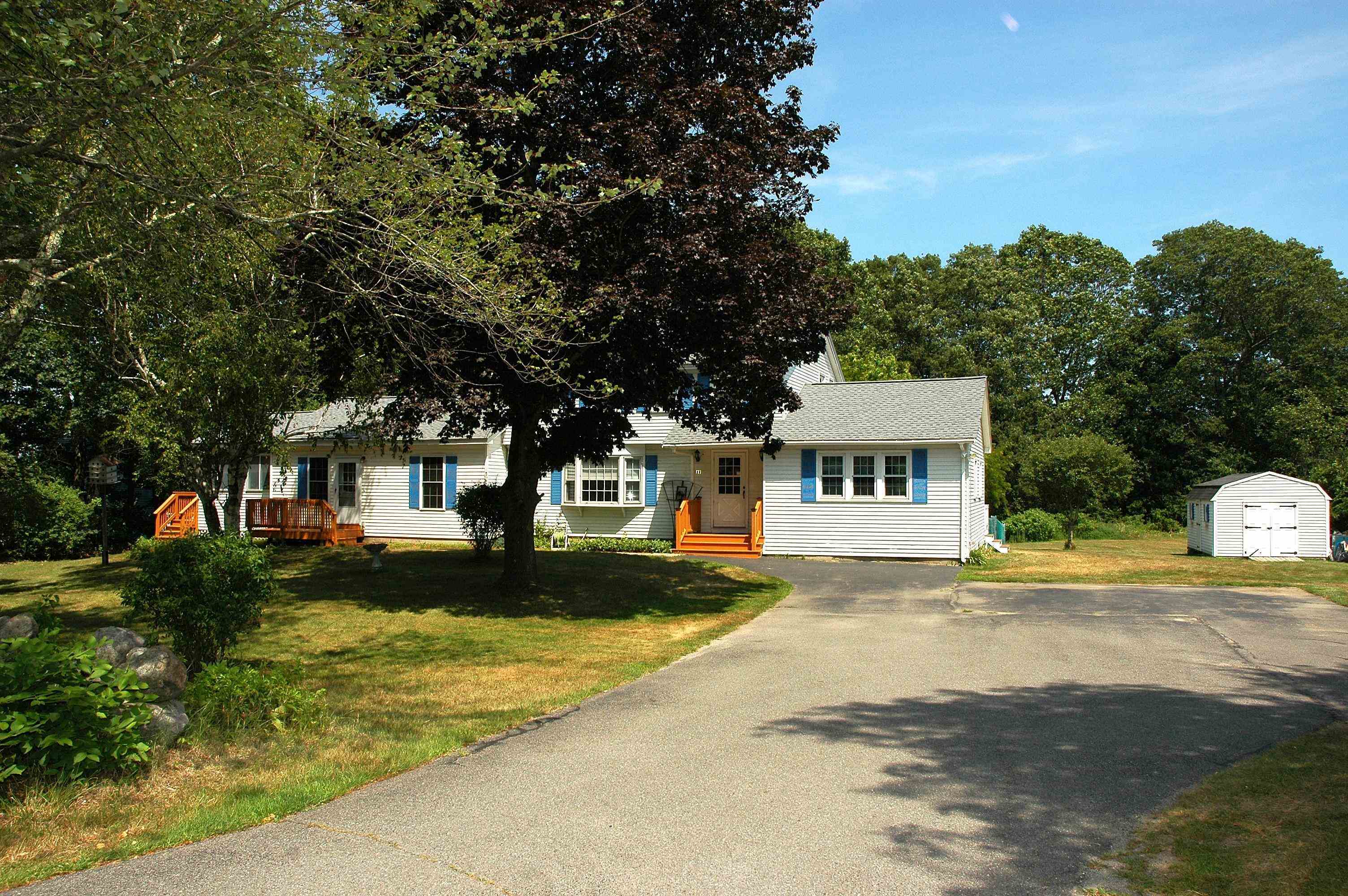 Property Photo: 10 South Road NH 03053