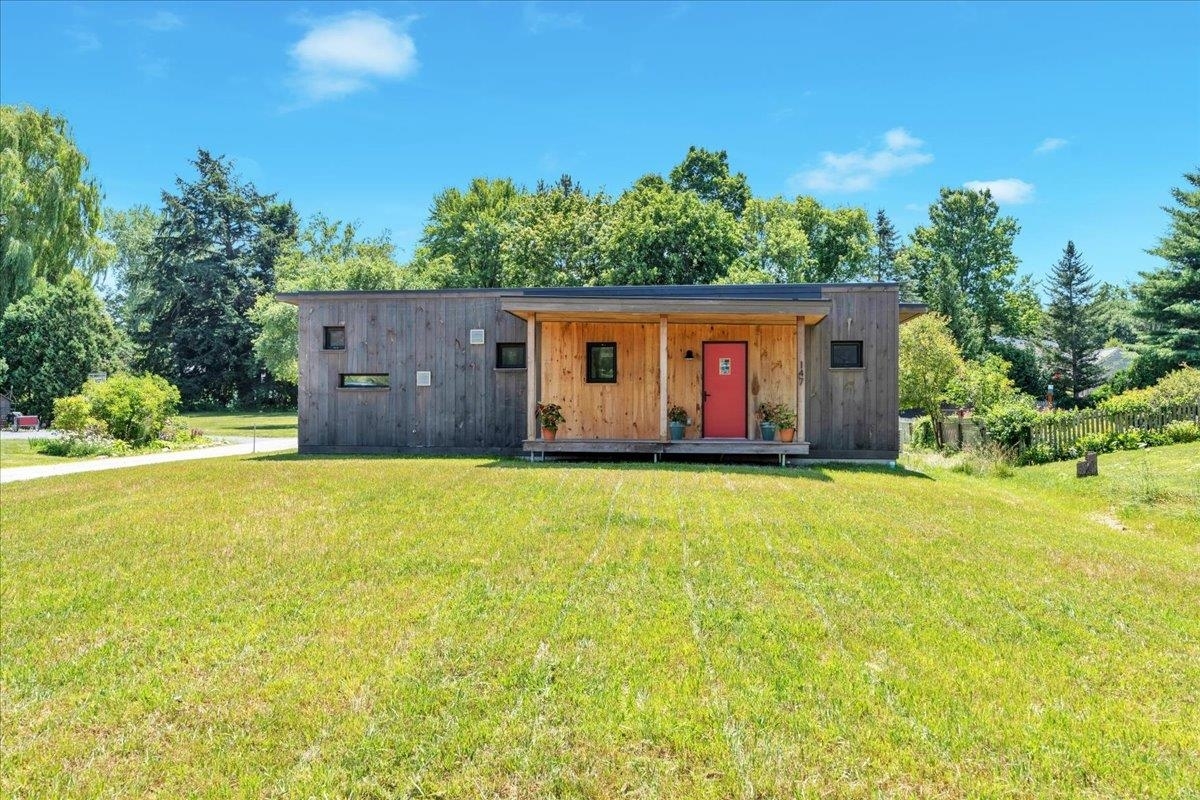 Property Photo: 868 Falls Road VT 05482