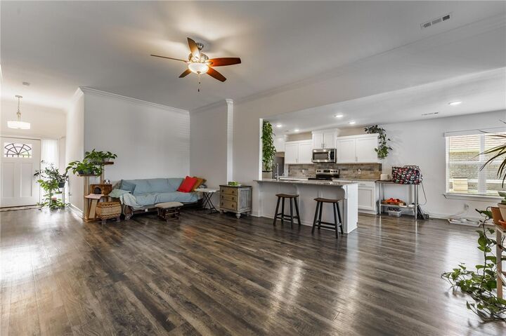 Property Photo:  1709 S 11th Place  AR 72756 