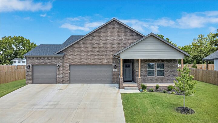 Property Photo: 2208 Riggins Avenue AR 72751