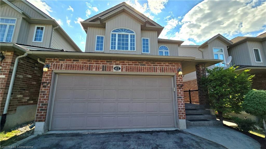 Property Photo: 42 Bridleridge Street ON N2P 2V1