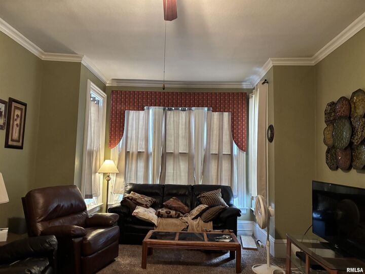 Property Photo:  444 7th Avenue South  IA 52732 